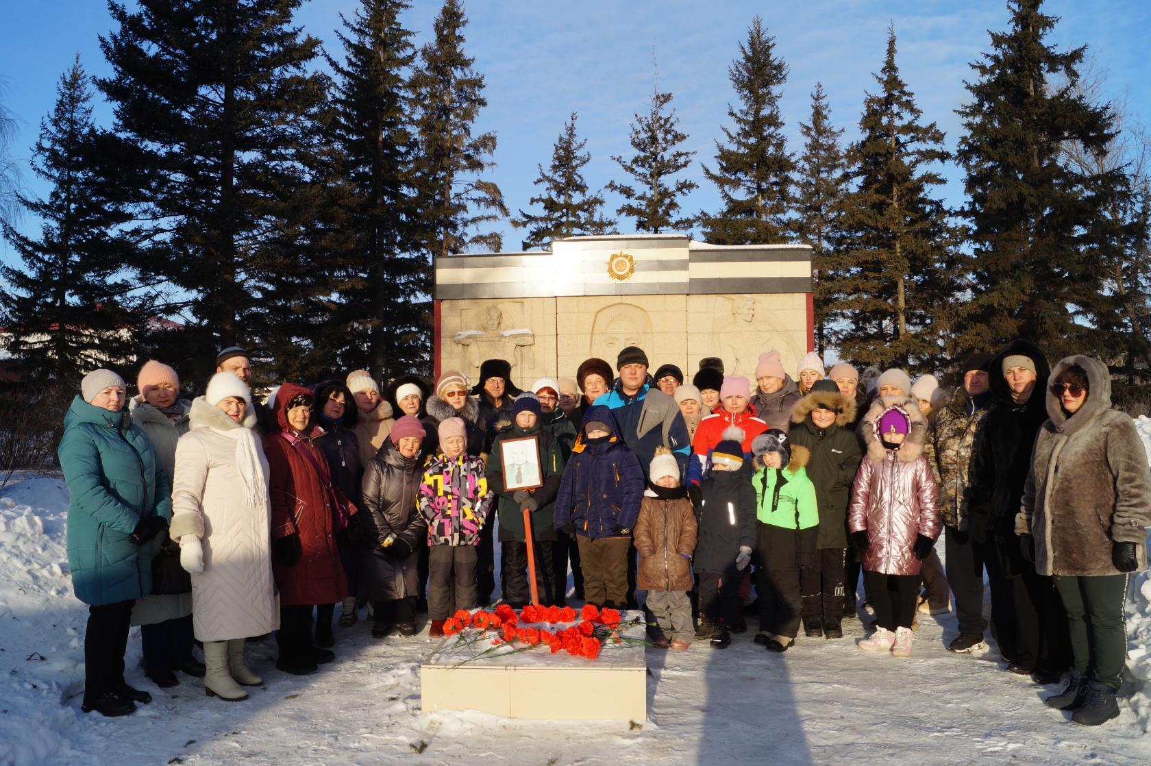 В Хабарах прошёл митинг, посвящённый 80-летию полного освобождения Ленинграда от фашистской блокады.