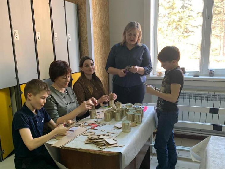 Волонтёры Хабарского района продолжают помогать землякам, находящимся в зоне СВО. Волонтёры Хабарского района продолжают помогать землякам, находящимся в зоне СВО.